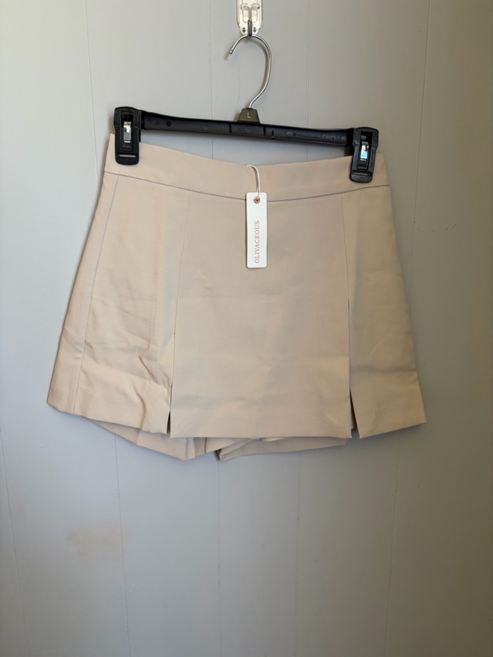 Olivaceous Light Beige Pleated Skort